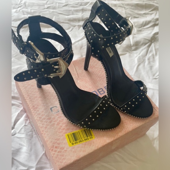 New Cape Robbin Black Off Runway Sandals Size 6 - Picture 5 of 5